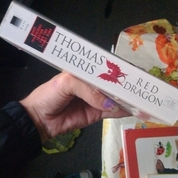 Red Dragon book - Picture 3 of 3